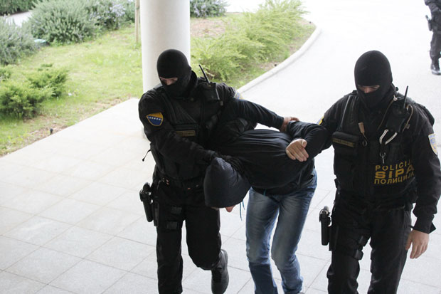 АКЦИЈА ВОЛАН: Ухапшено шест особа, расветљена крађа најмање 100 аутомобила